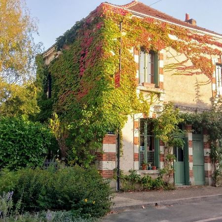 Maison D'Hotes "Les Volets Verts" Et Sa Brocante Ecueille Exterior foto