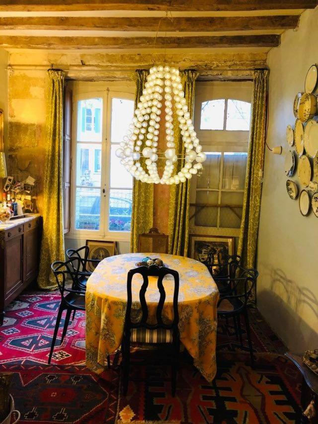 Maison D'Hotes "Les Volets Verts" Et Sa Brocante Ecueille Exterior foto