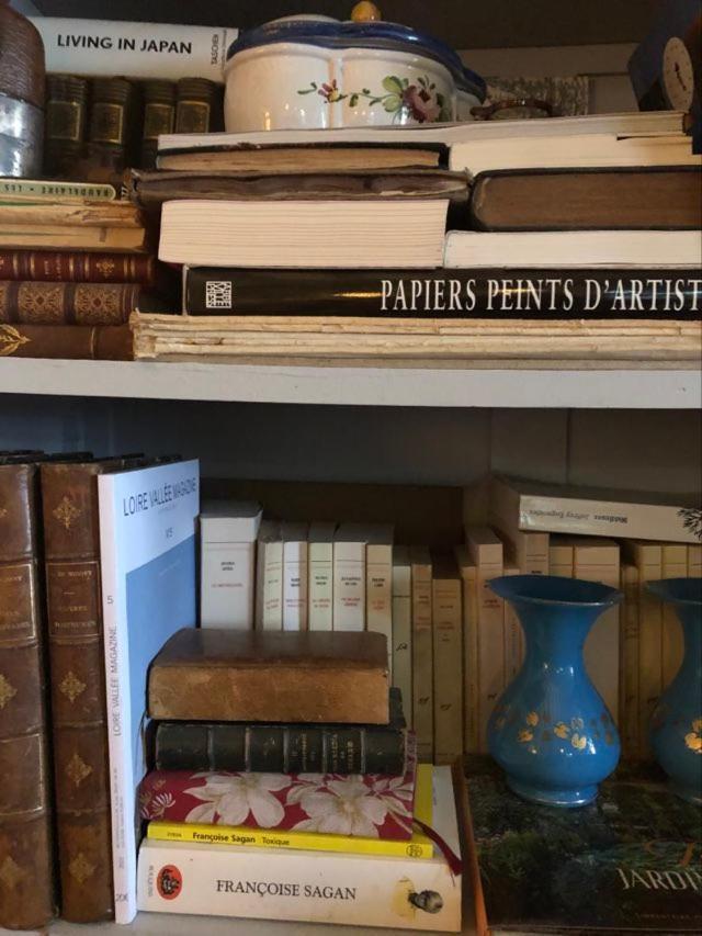 Maison D'Hotes "Les Volets Verts" Et Sa Brocante Ecueille Exterior foto
