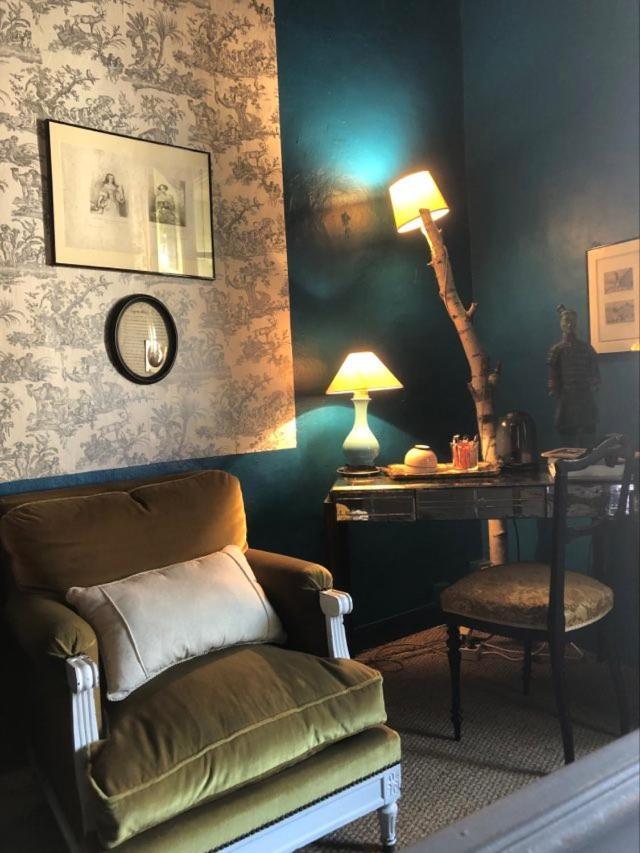 Maison D'Hotes "Les Volets Verts" Et Sa Brocante Ecueille Exterior foto